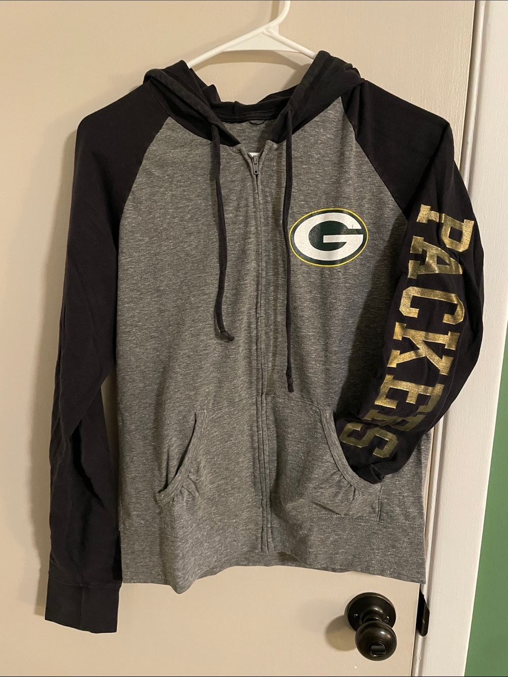 Women’s Packer Gray & Black Raglan Full-Zip Hoodie